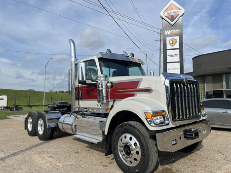 2027-international-hx-520-daycab #4211
