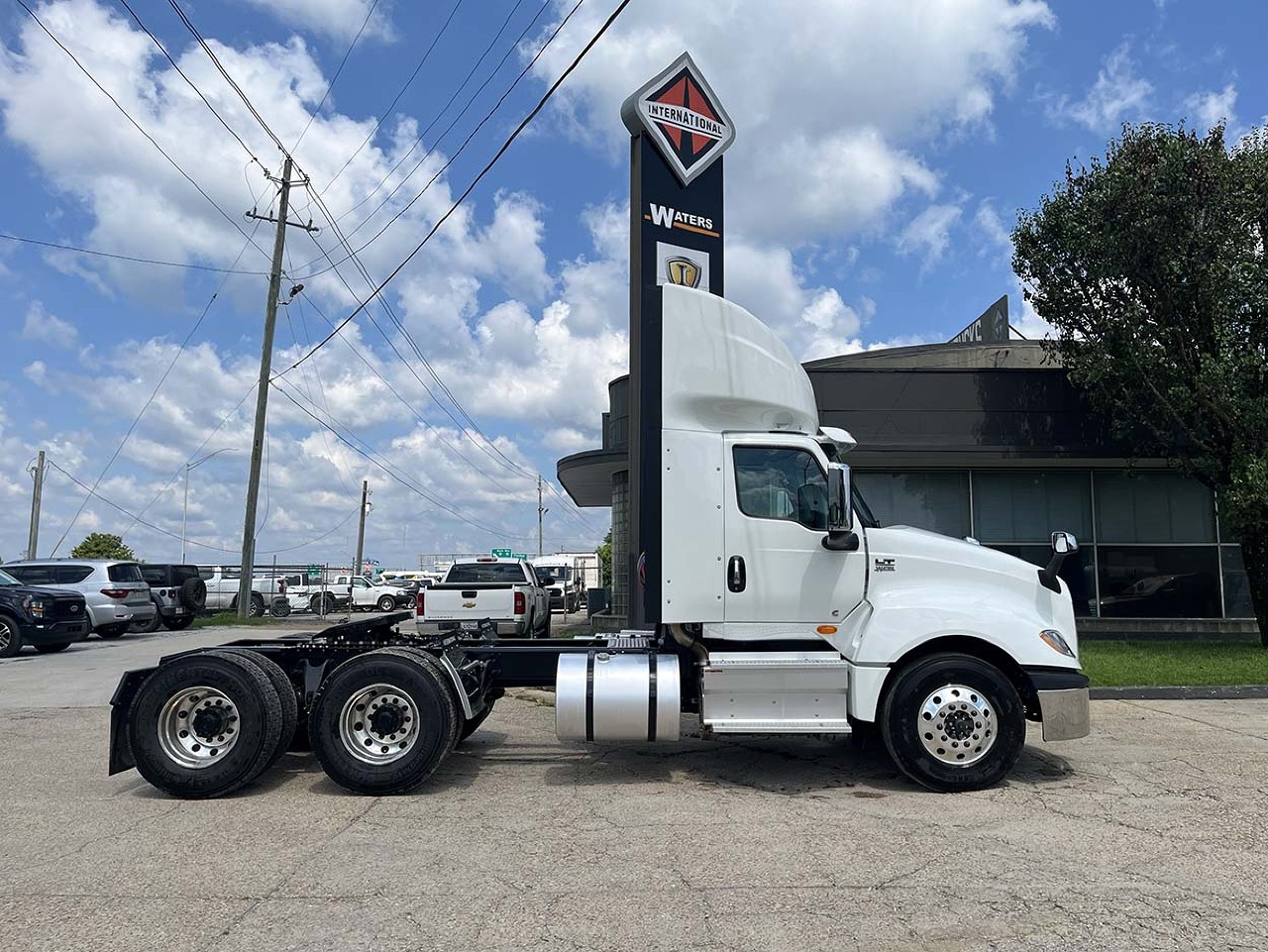 2027 INTERNATIONAL LT 625 Daycab #1 2027 INTERNATIONAL LT 625 Daycab #1