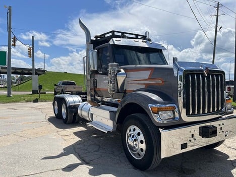 2022 INTERNATIONAL HX Daycab #4220 2022 INTERNATIONAL HX Daycab #4220
