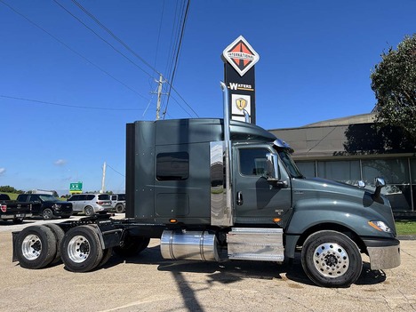 2027-international-lt-625-sleeper #4234