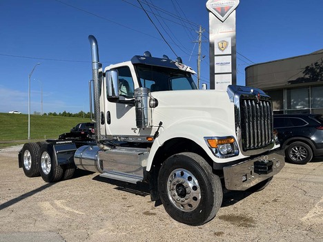 2027-international-hx-520-daycab #4235