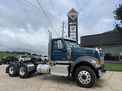 2027-international-hx-520-daycab #4250