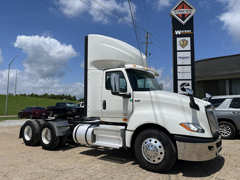 2022-international-lt-625-daycab #4261