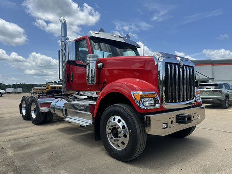 2027 INTERNATIONAL HX 520 Daycab #4267