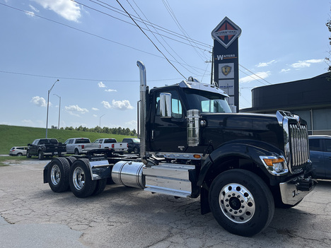 2027-international-hx-520-daycab #4270