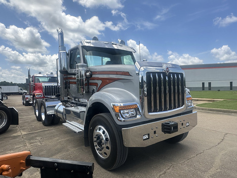 2027-international-hx-520-daycab #4272