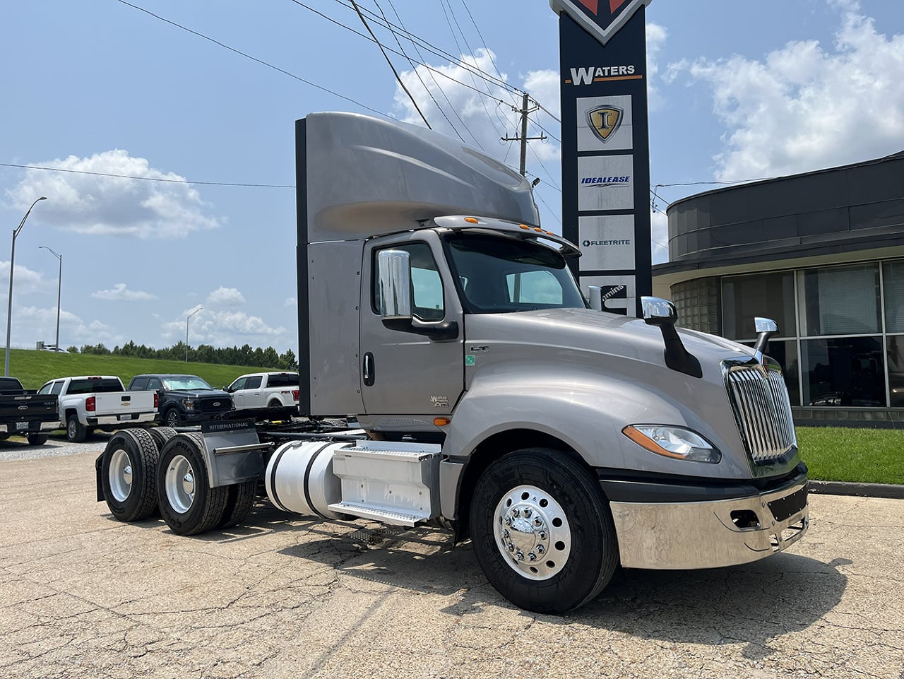 2022 INTERNATIONAL LT 625 Daycab #1 2022 INTERNATIONAL LT 625 Daycab #1