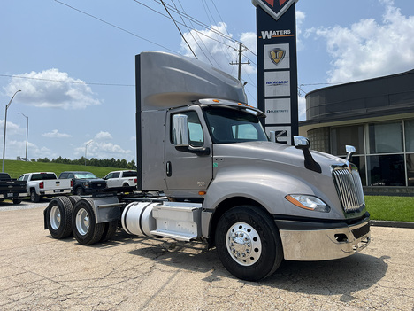 2022-international-lt-625-daycab #4286