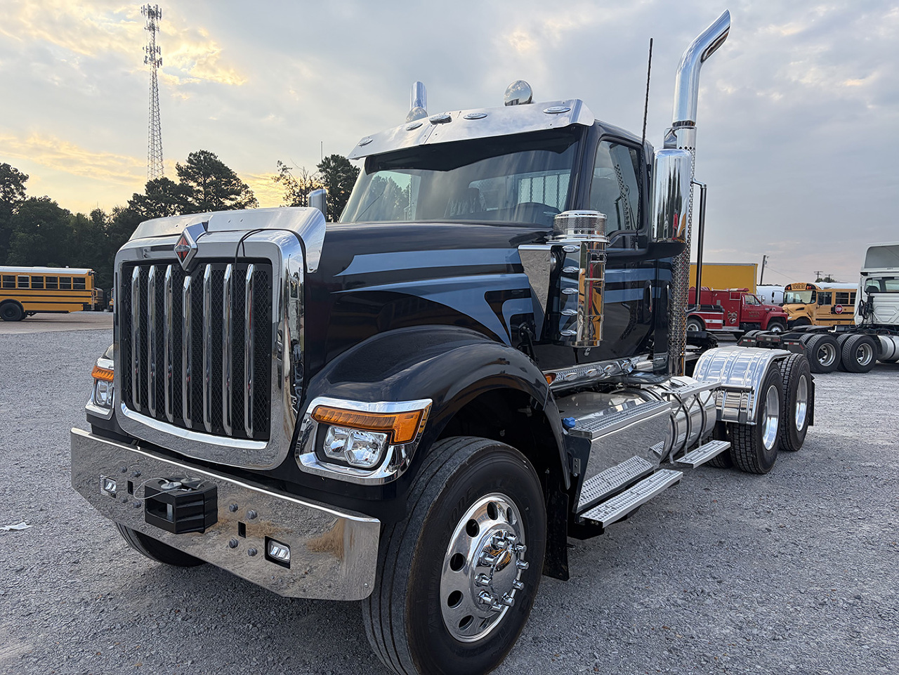 2027 INTERNATIONAL HX 520 Daycab #1 2027 INTERNATIONAL HX 520 Daycab #1
