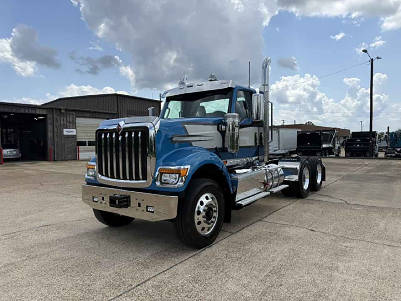 2027 INTERNATIONAL HX 520 Daycab #1 2027 INTERNATIONAL HX 520 Daycab #1