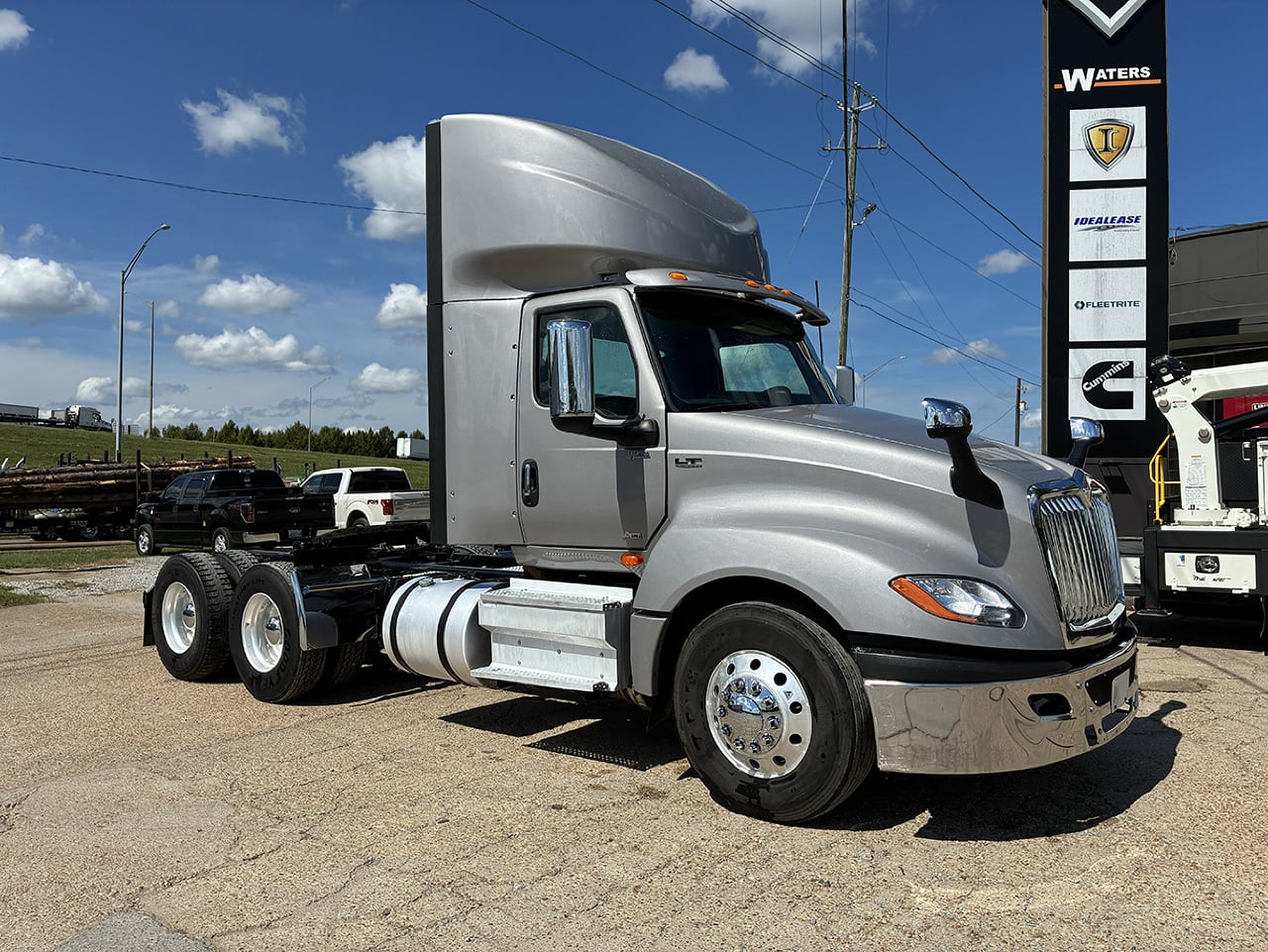 2022 INTERNATIONAL LT 625 Daycab #1 2022 INTERNATIONAL LT 625 Daycab #1