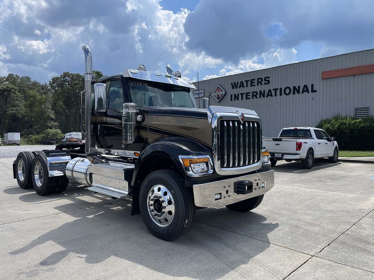 2027 INTERNATIONAL HX 520 Daycab #1 2027 INTERNATIONAL HX 520 Daycab #1