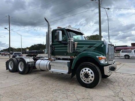 2024 INTERNATIONAL HX 520 Daycab #4343 2024 INTERNATIONAL HX 520 Daycab #4343
