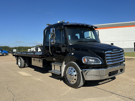 2027-freightliner-m2-rollback-tow-truck #4361
